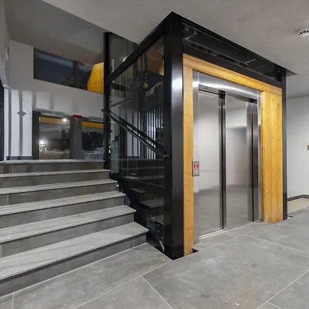 アパート Cyrhla Mountain View With Heated Pool & Saunas By Bqqk ザコパネ