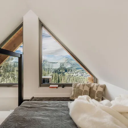 アパート Cyrhla Mountain View With Heated Pool & Saunas By Bqqk ザコパネ